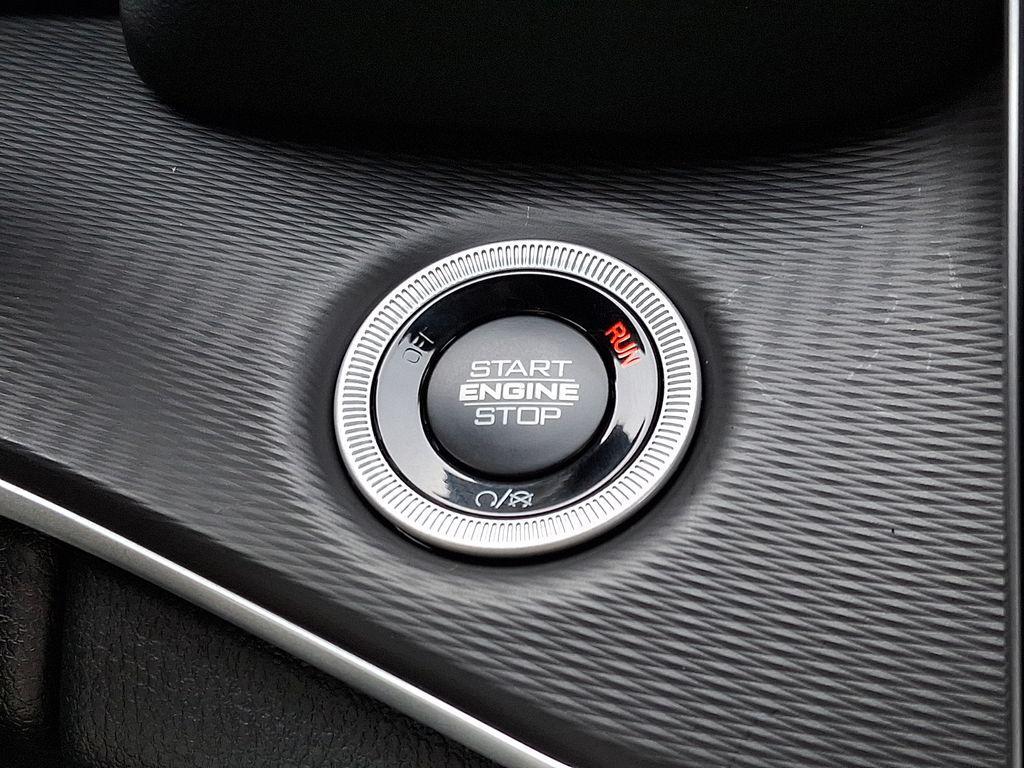 new 2026 Jeep Grand Cherokee car, priced at $42,585