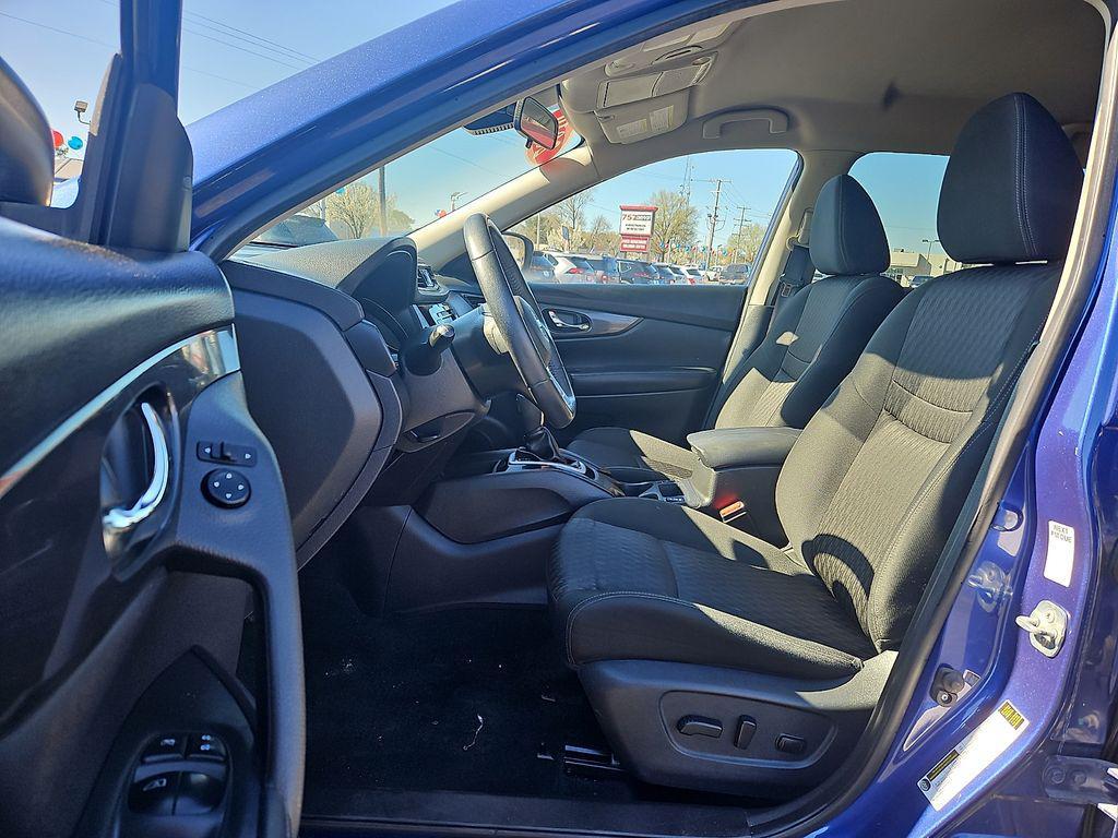 used 2019 Nissan Rogue car, priced at $15,893