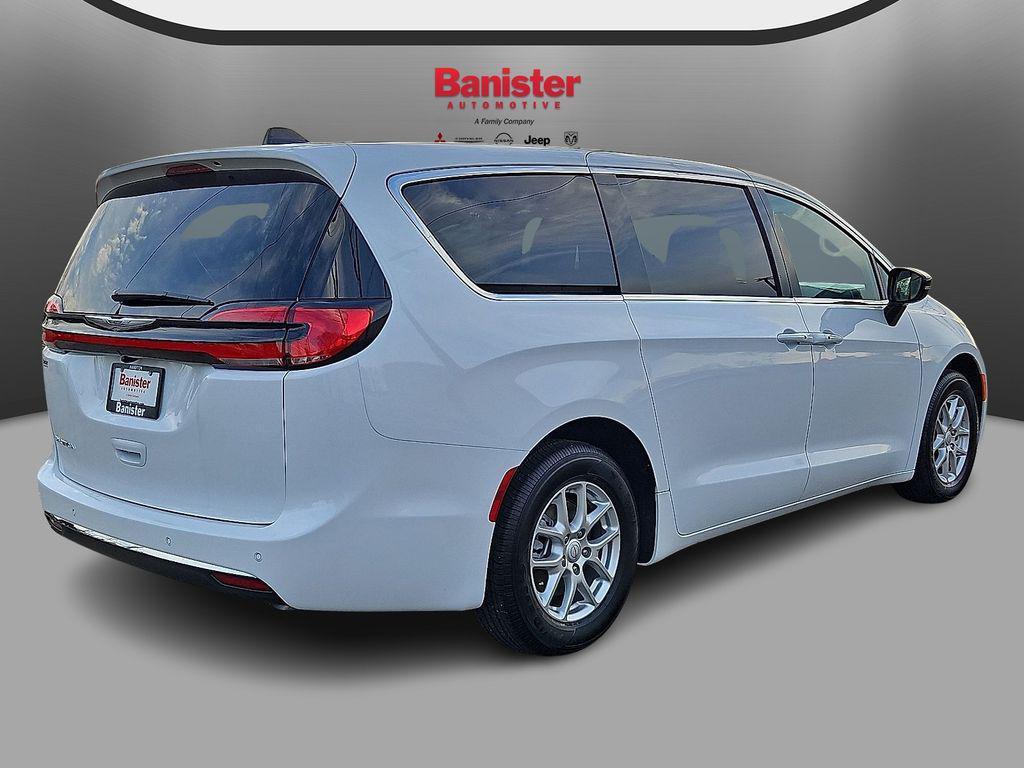 new 2026 Chrysler Pacifica car, priced at $40,141