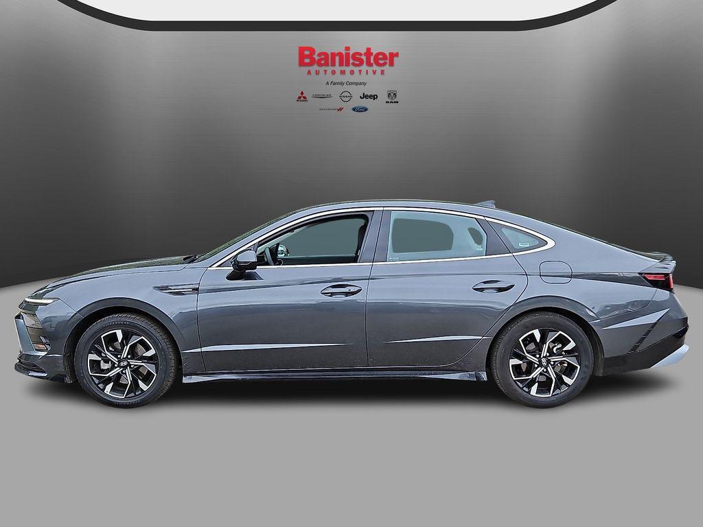 used 2025 Hyundai Sonata car, priced at $22,635