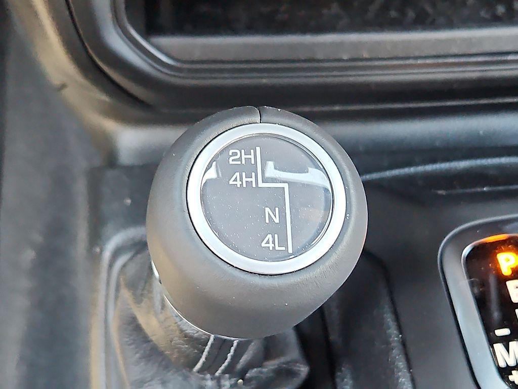 new 2025 Jeep Wrangler car, priced at $45,318