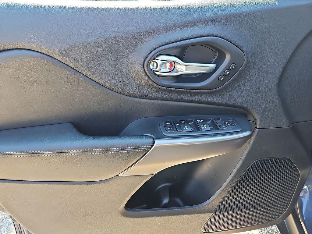 used 2019 Jeep Cherokee car, priced at $20,295