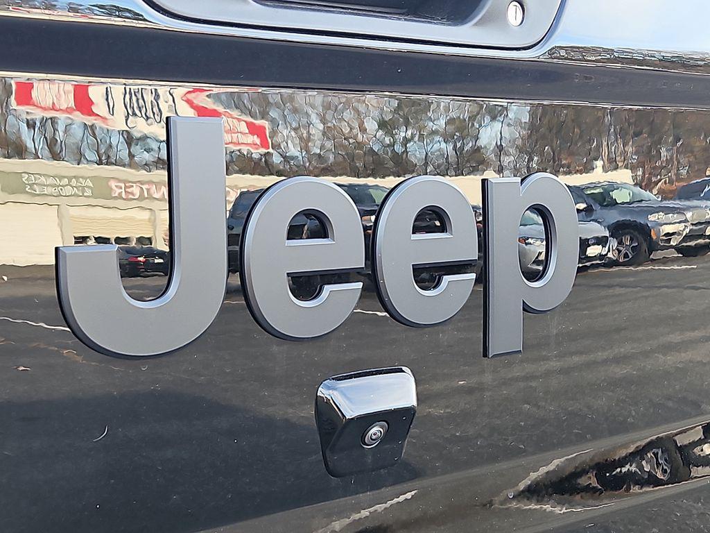 new 2026 Jeep Gladiator car, priced at $46,197