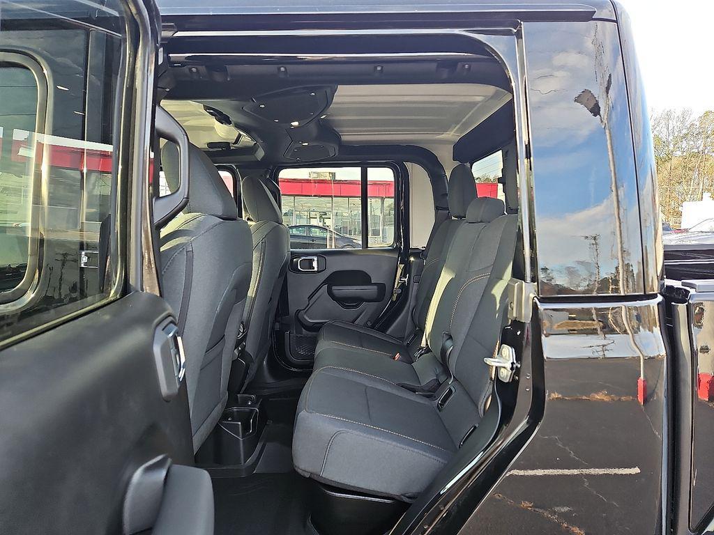 new 2026 Jeep Gladiator car, priced at $46,197