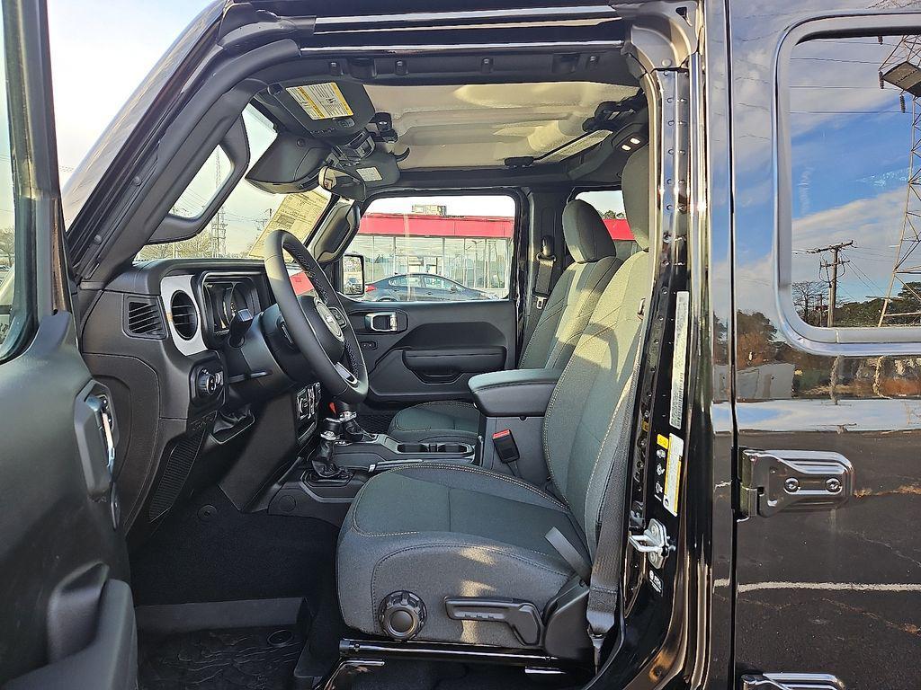 new 2026 Jeep Gladiator car, priced at $46,197