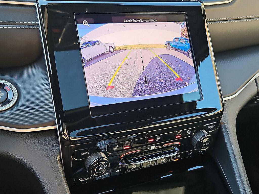 new 2025 Jeep Grand Cherokee car, priced at $38,133