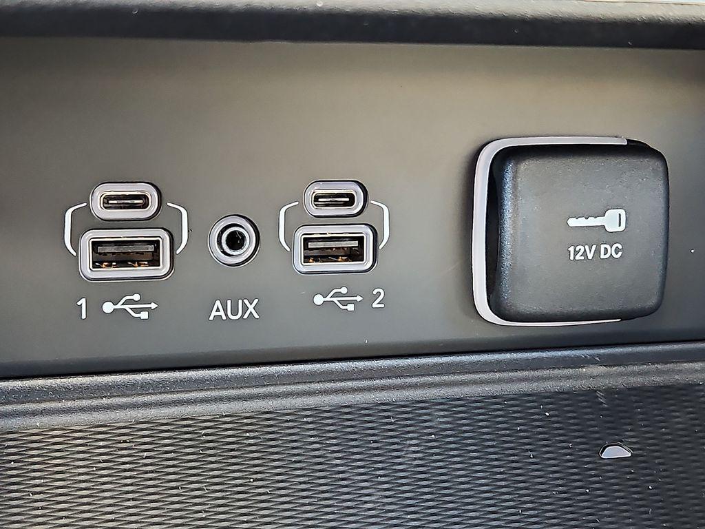 new 2025 Jeep Grand Cherokee car, priced at $38,133