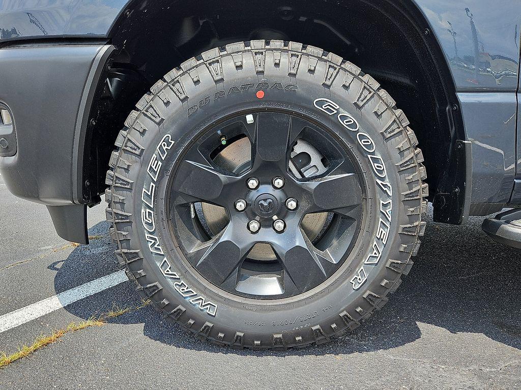 new 2025 Ram 1500 car, priced at $52,375