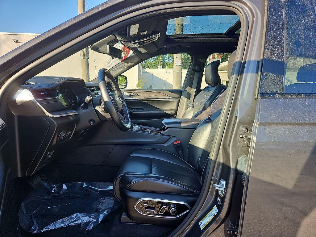 used 2022 Jeep Grand Cherokee car, priced at $30,168