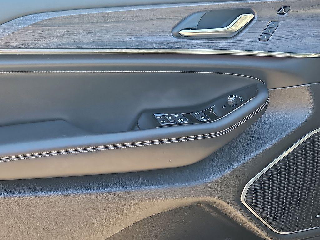 used 2022 Jeep Grand Cherokee car, priced at $30,168