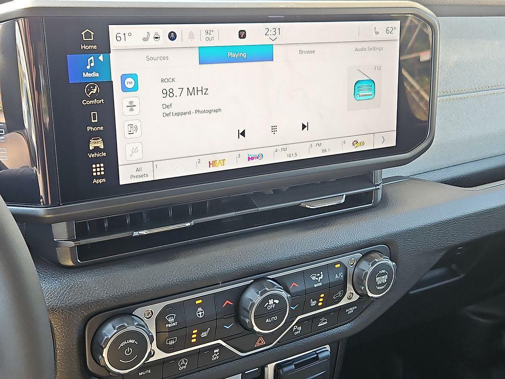 new 2025 Jeep Wrangler car, priced at $43,997