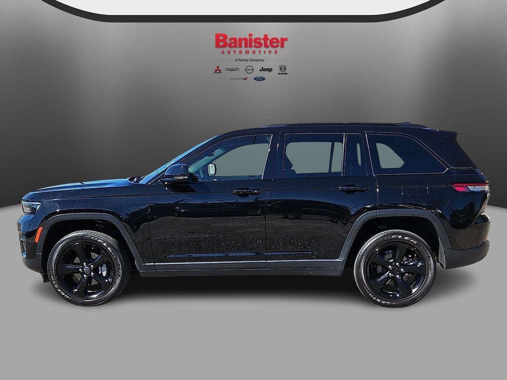 used 2023 Jeep Grand Cherokee car, priced at $29,900