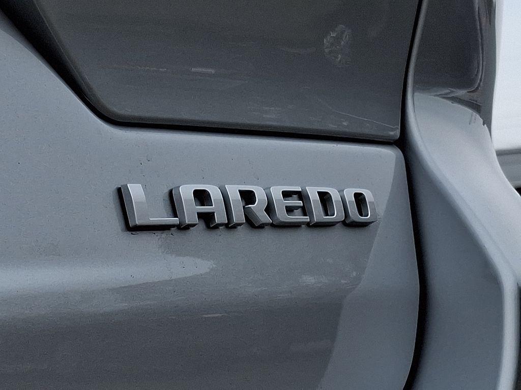 new 2026 Jeep Grand Cherokee car, priced at $42,585