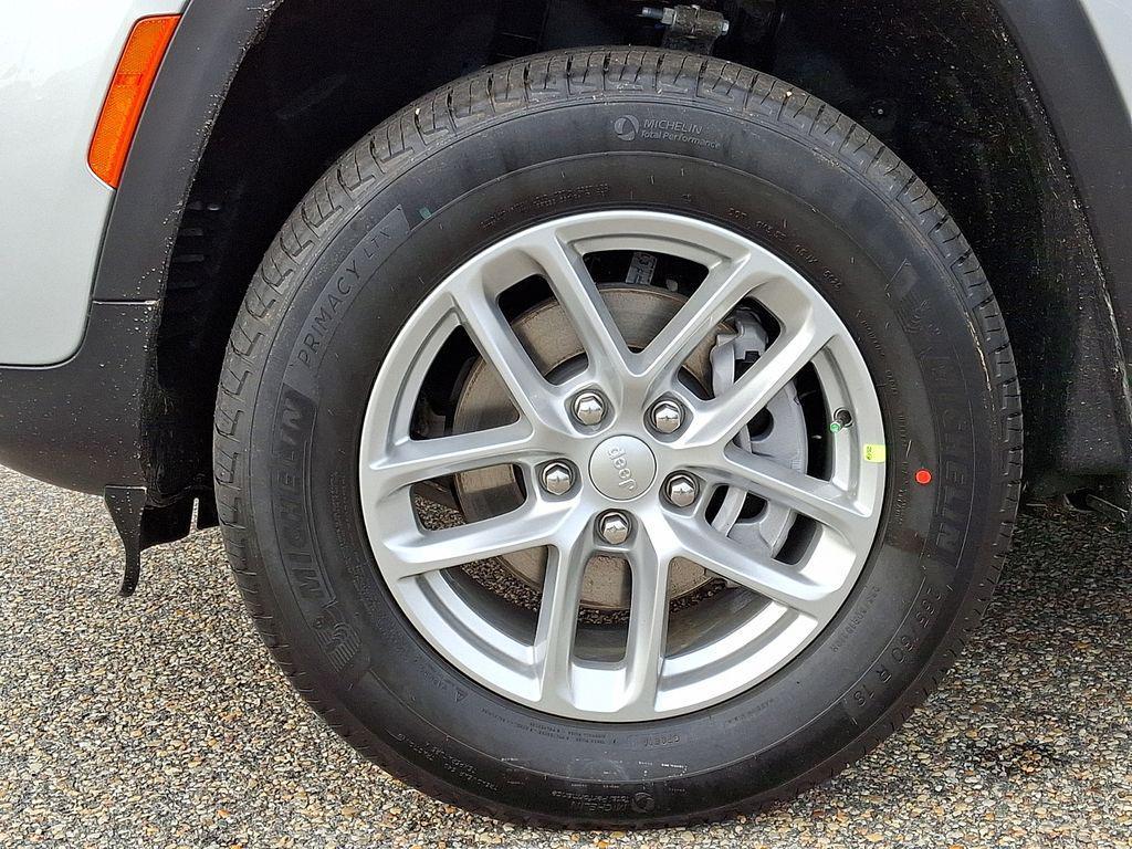 new 2026 Jeep Grand Cherokee car, priced at $42,585