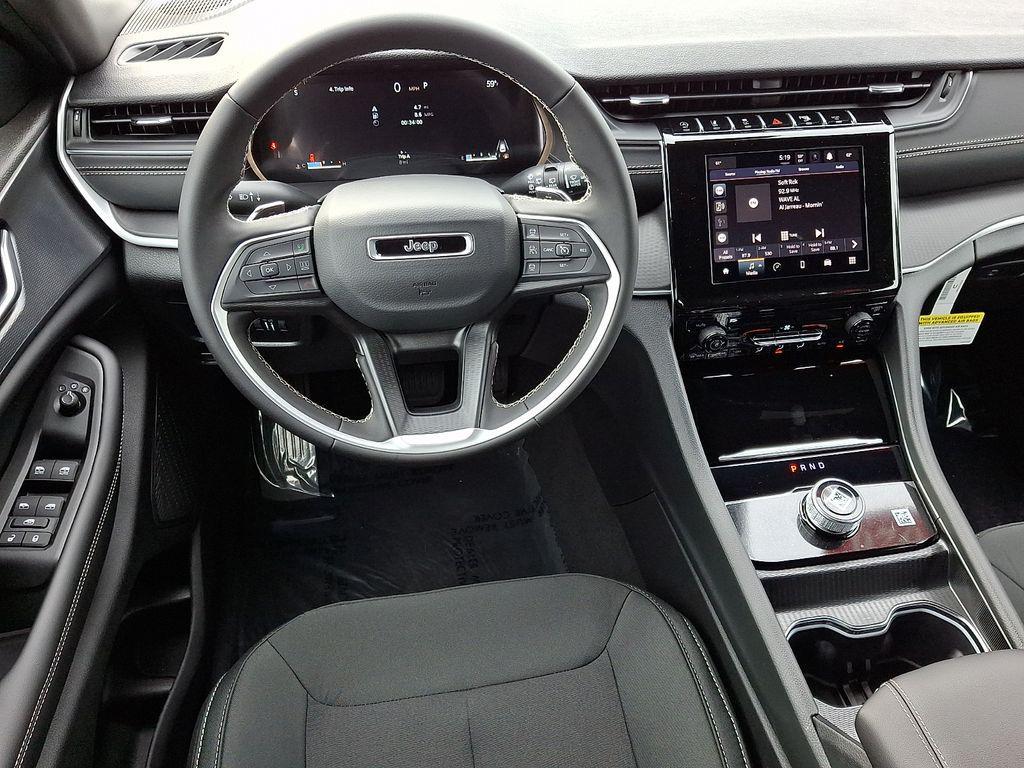 new 2026 Jeep Grand Cherokee car, priced at $42,585