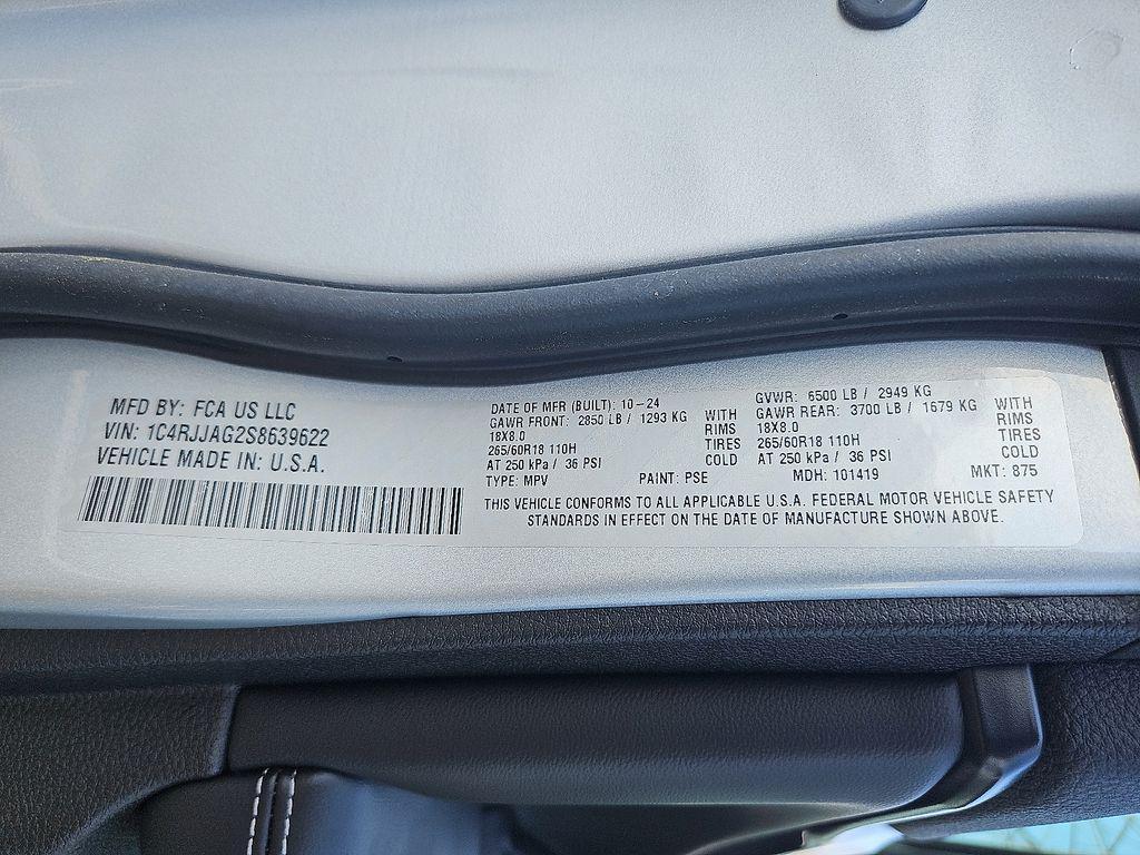 new 2025 Jeep Grand Cherokee L car, priced at $32,000