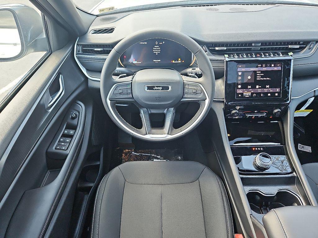 new 2025 Jeep Grand Cherokee L car, priced at $32,000