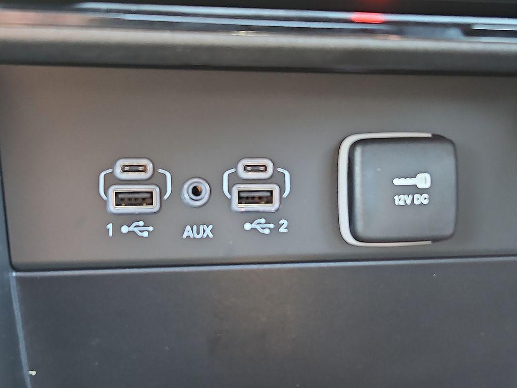 new 2025 Jeep Grand Cherokee L car, priced at $32,000