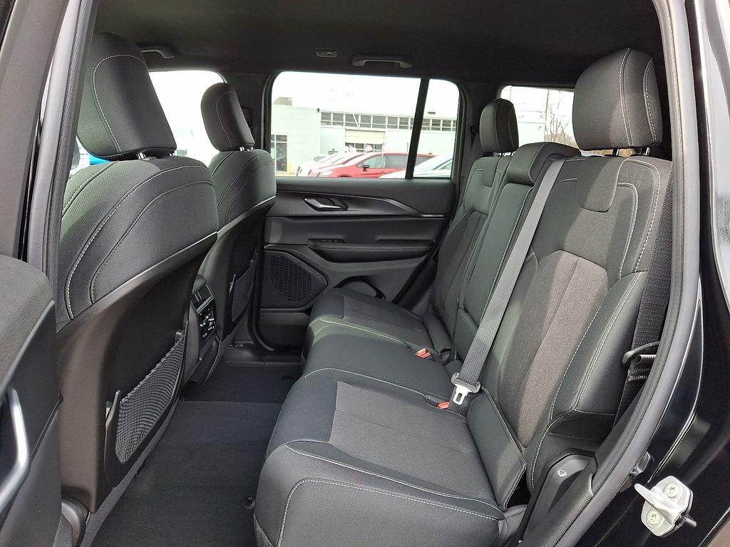 new 2026 Jeep Grand Cherokee car, priced at $42,585