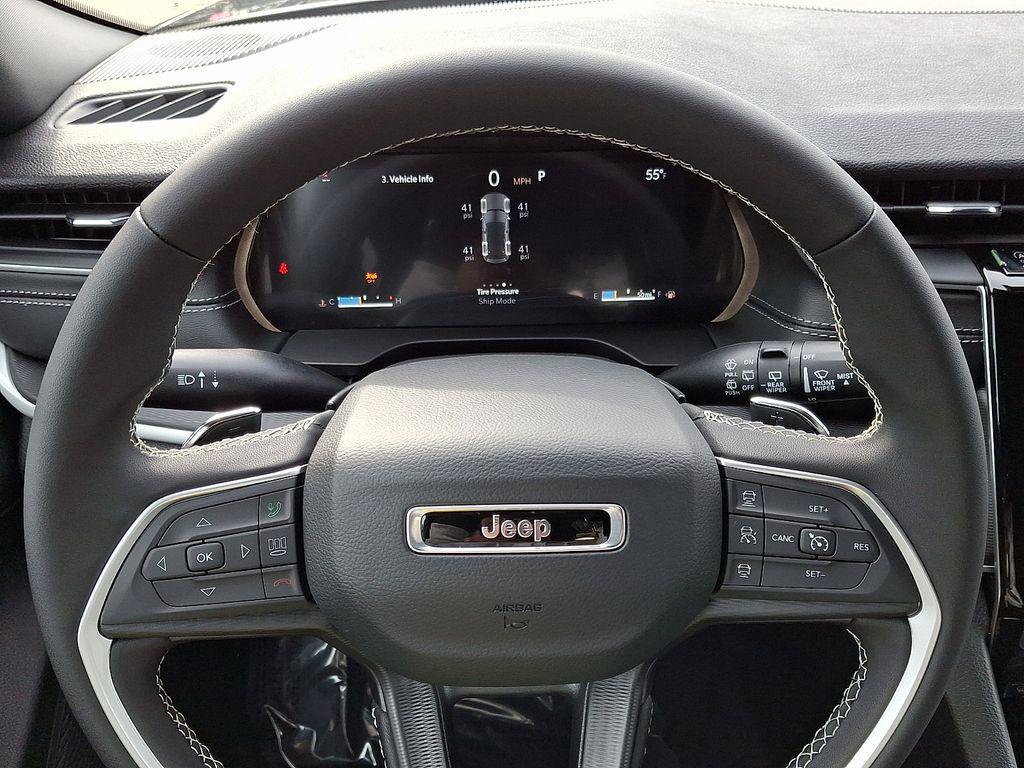 new 2026 Jeep Grand Cherokee car, priced at $42,585