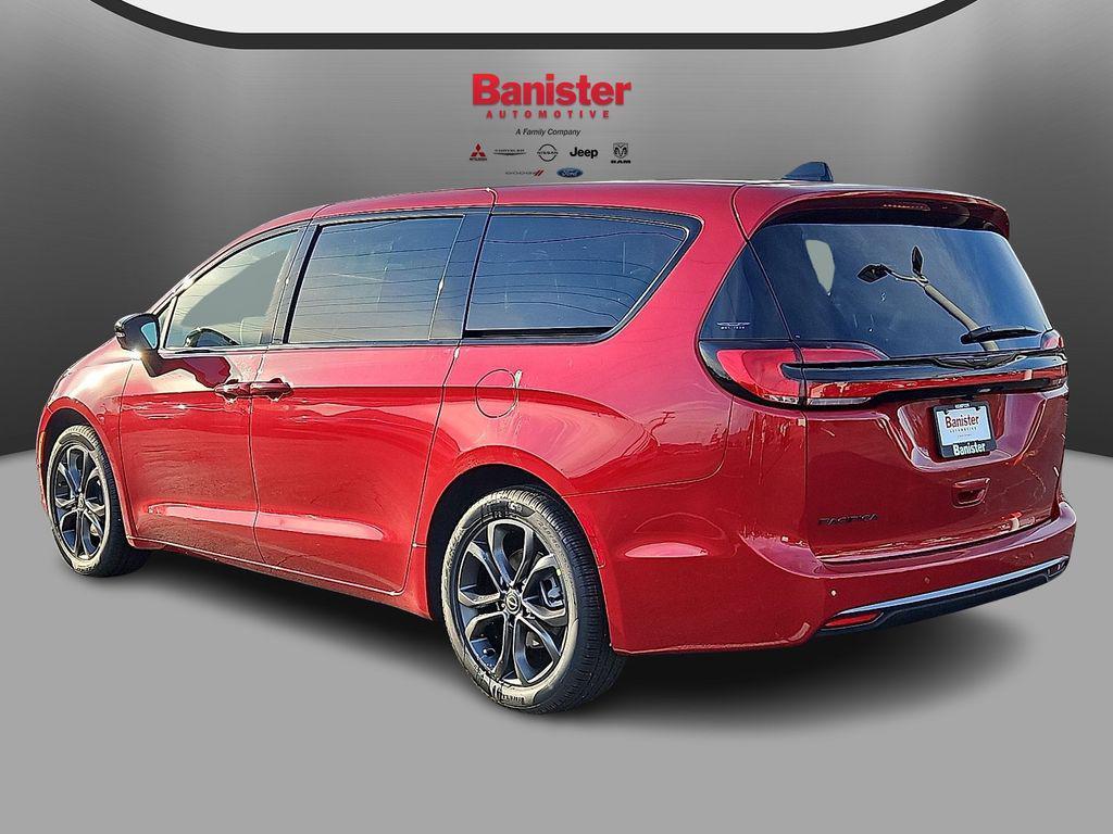 new 2026 Chrysler Pacifica car, priced at $43,291