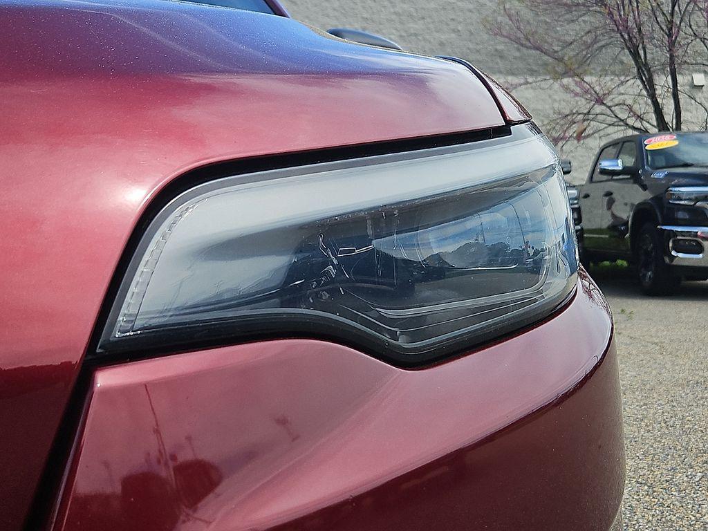 used 2021 Jeep Cherokee car, priced at $17,922