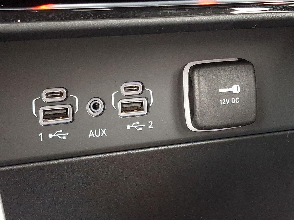 new 2026 Jeep Grand Cherokee car, priced at $41,990