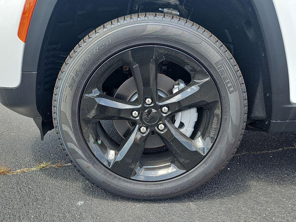 new 2025 Jeep Grand Cherokee car, priced at $41,713