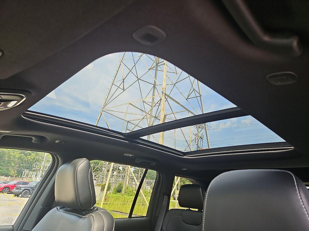 new 2025 Jeep Grand Cherokee car, priced at $41,713