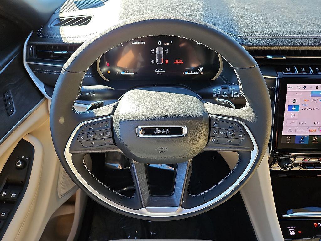 new 2025 Jeep Grand Cherokee car, priced at $43,564