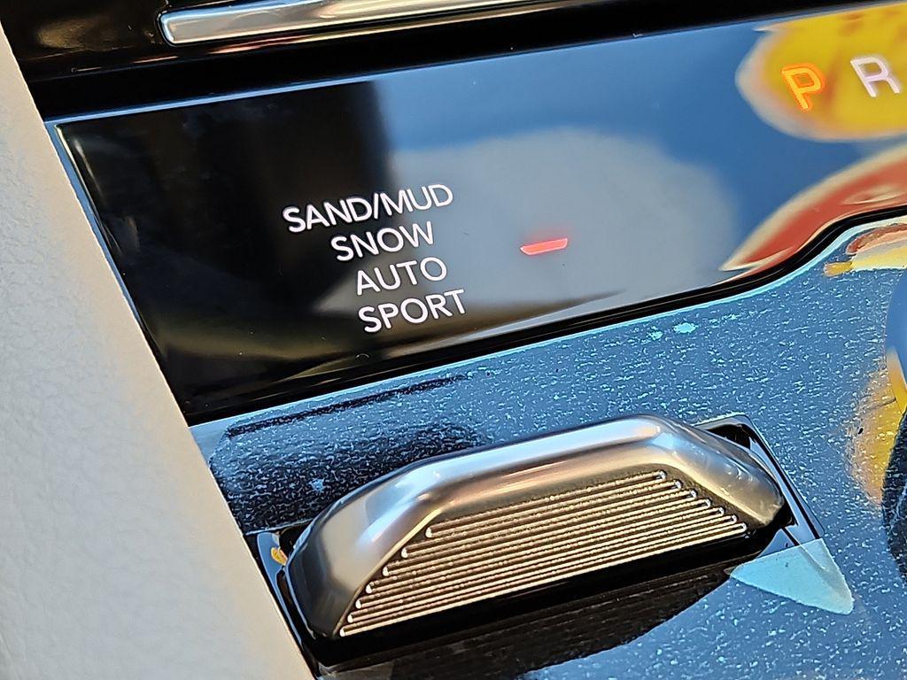 new 2025 Jeep Grand Cherokee car, priced at $43,564