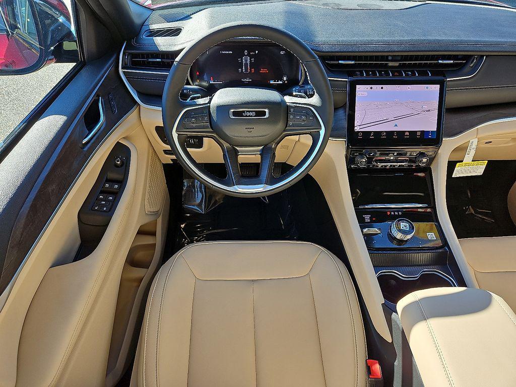 new 2025 Jeep Grand Cherokee car, priced at $43,564