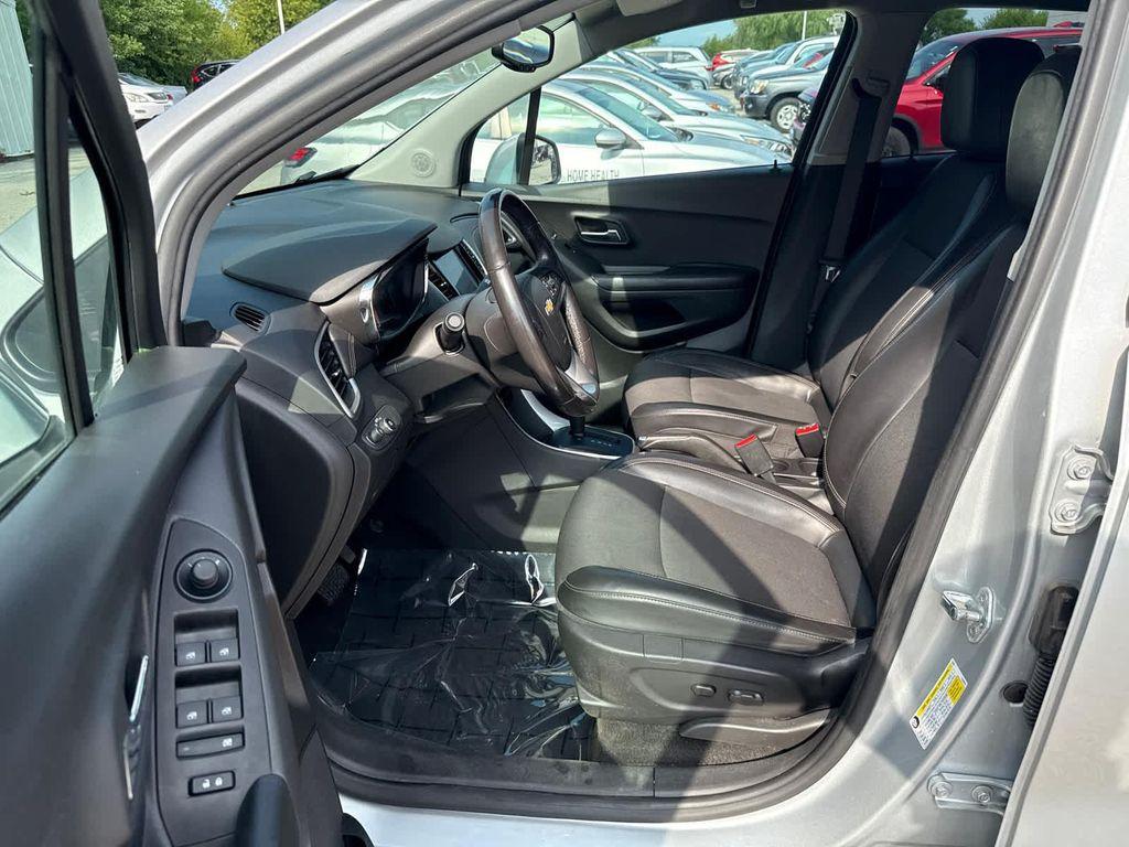 used 2022 Chevrolet Trax car, priced at $15,999