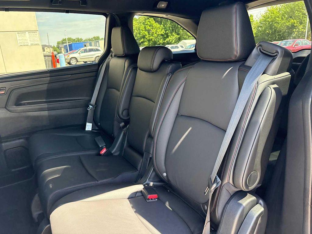new 2026 Honda Odyssey car, priced at $46,025