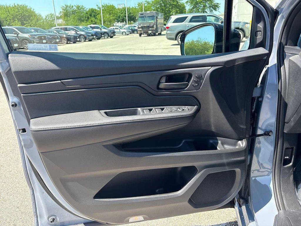 new 2026 Honda Odyssey car, priced at $46,025