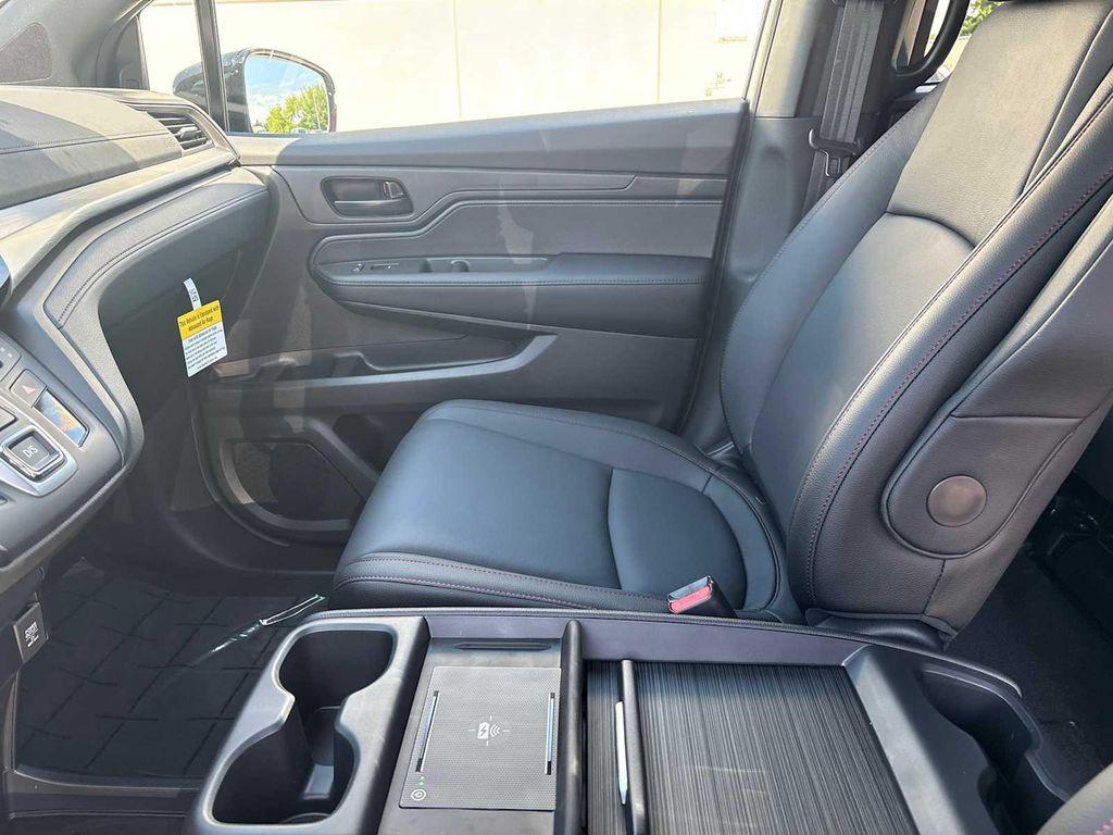 new 2026 Honda Odyssey car, priced at $46,025