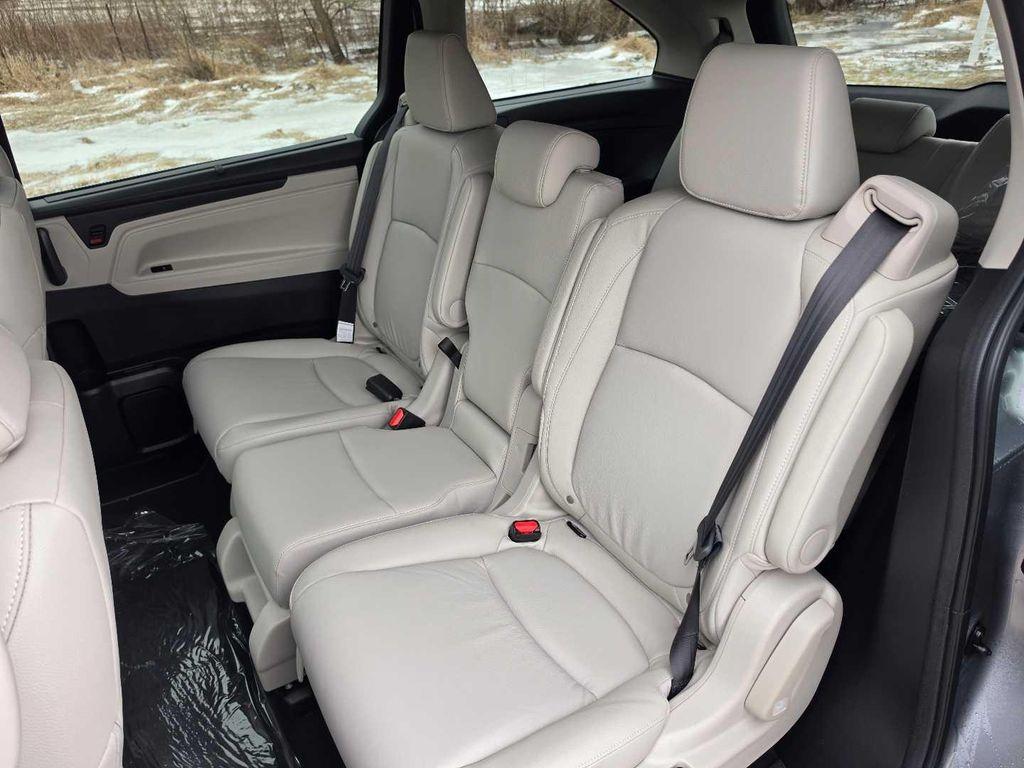 new 2026 Honda Odyssey car, priced at $44,290