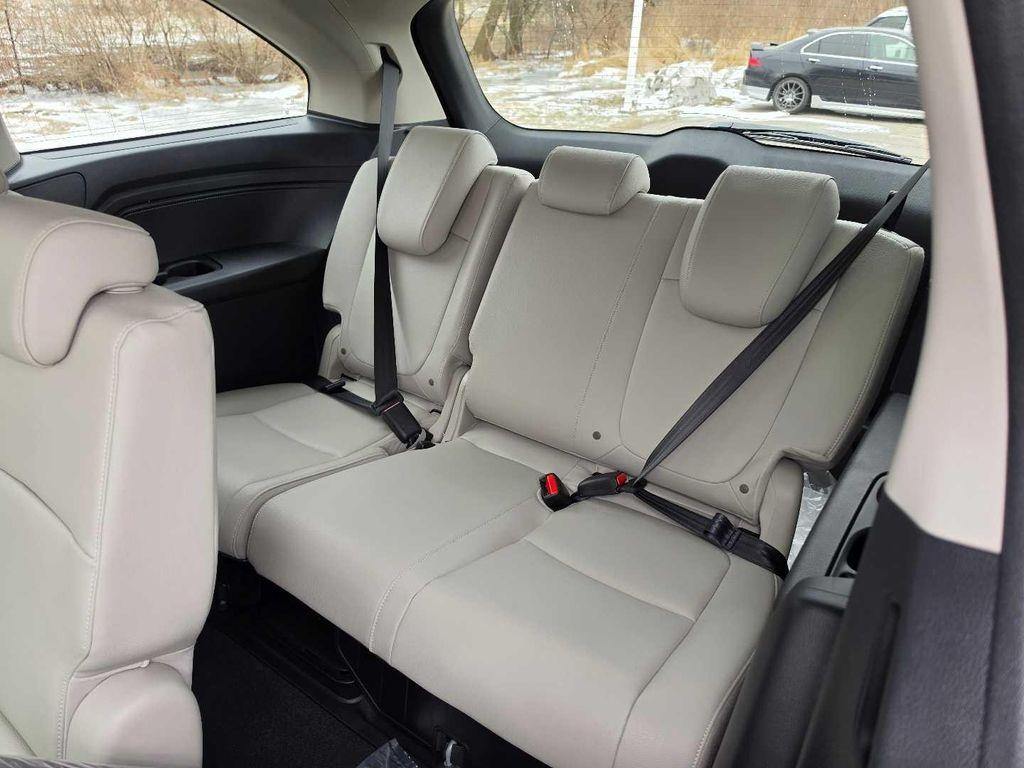 new 2026 Honda Odyssey car, priced at $44,290