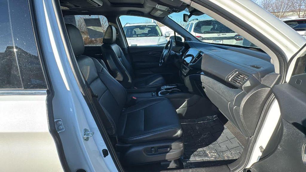 used 2022 Honda Pilot car, priced at $35,999