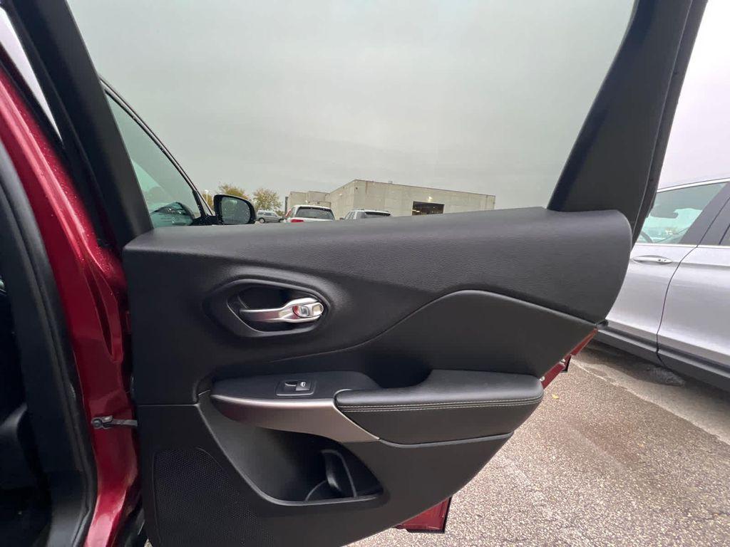 used 2019 Jeep Cherokee car, priced at $15,999