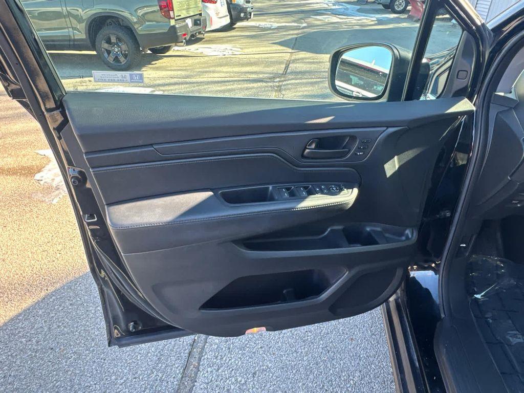 used 2023 Honda Odyssey car, priced at $35,999