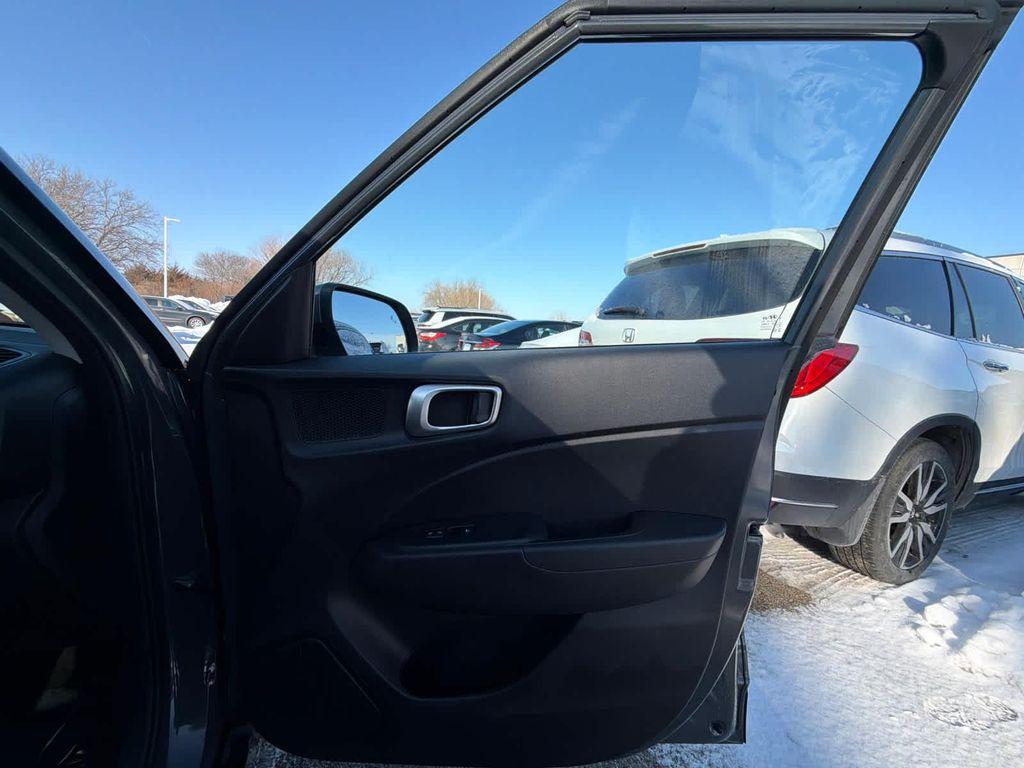 used 2025 Hyundai Venue car, priced at $19,999