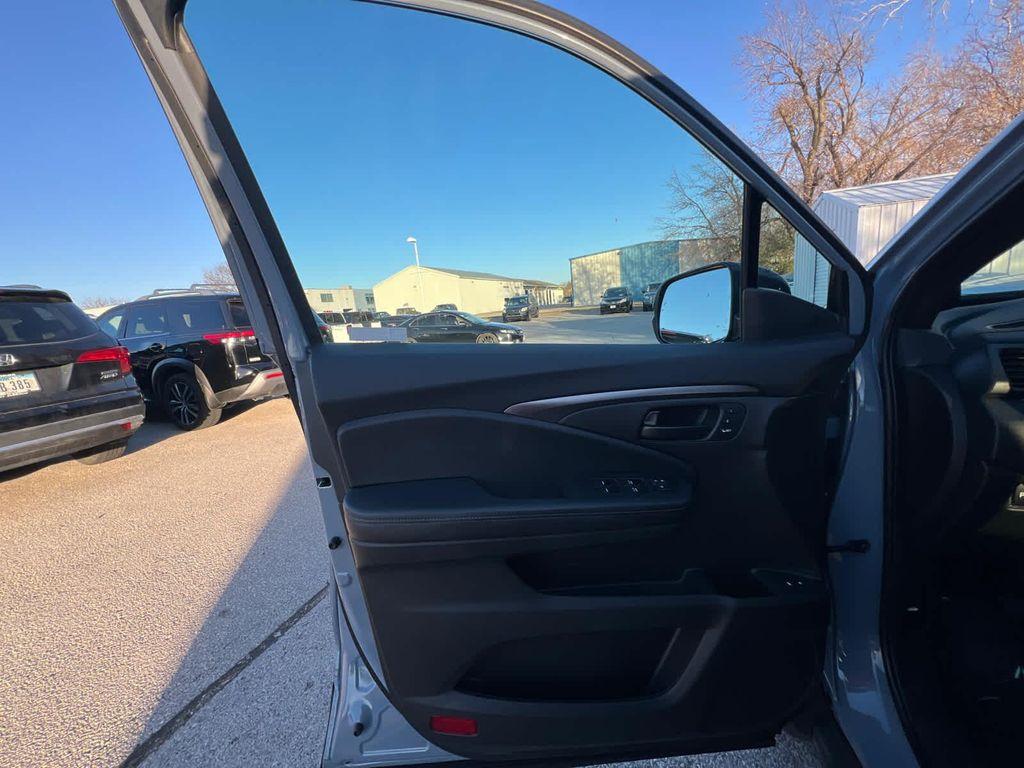 used 2022 Honda Passport car, priced at $31,999