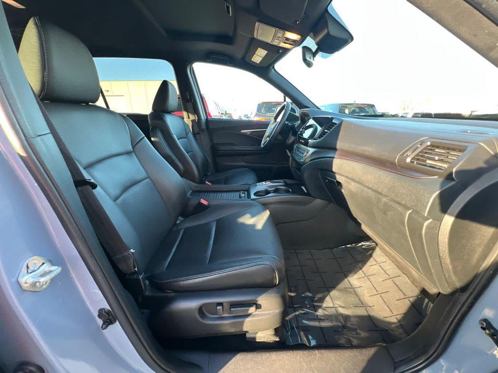 used 2022 Honda Passport car, priced at $31,999