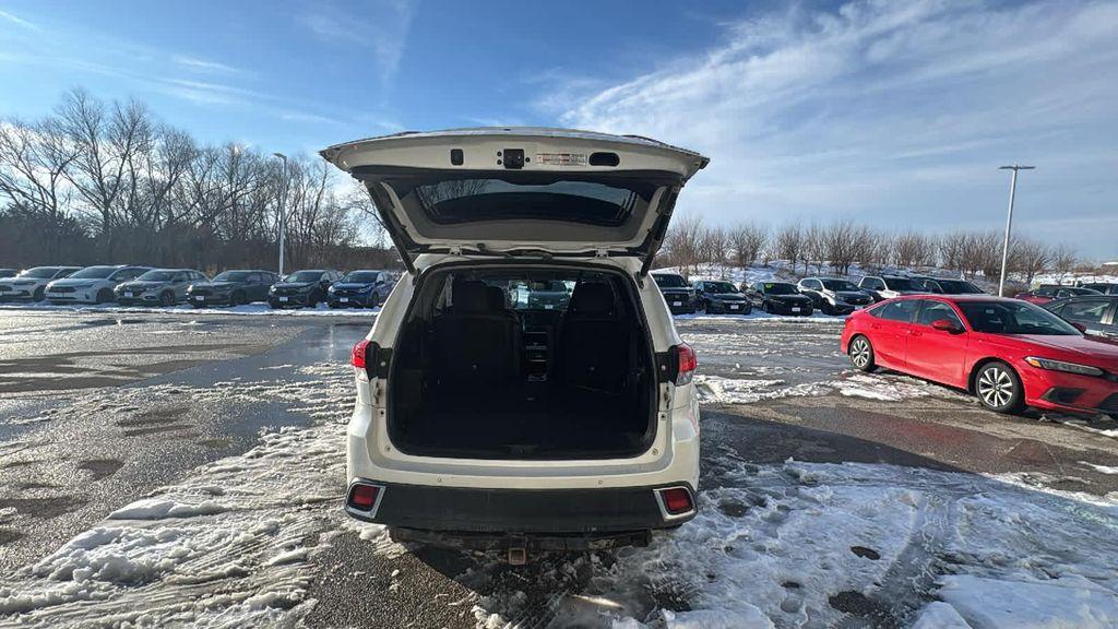 used 2017 Toyota Highlander Hybrid car, priced at $22,999