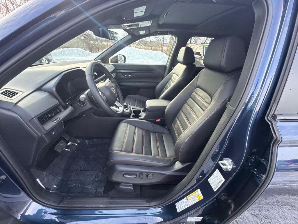 new 2026 Honda CR-V Hybrid car, priced at $41,675