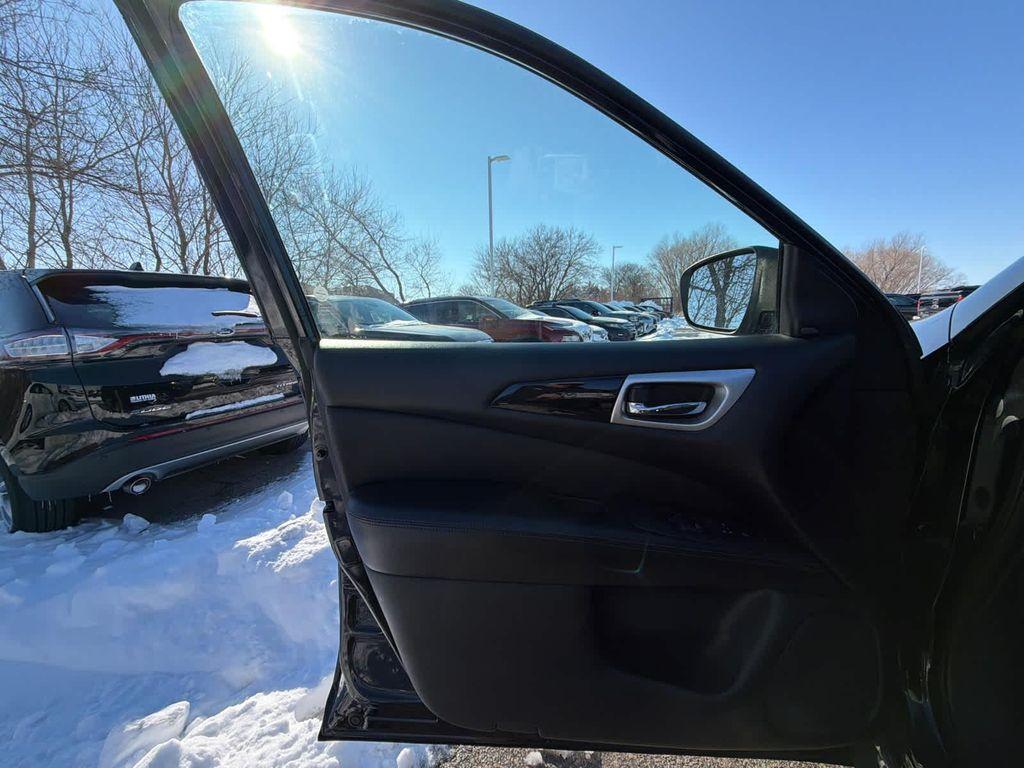 used 2020 Nissan Pathfinder car, priced at $13,999