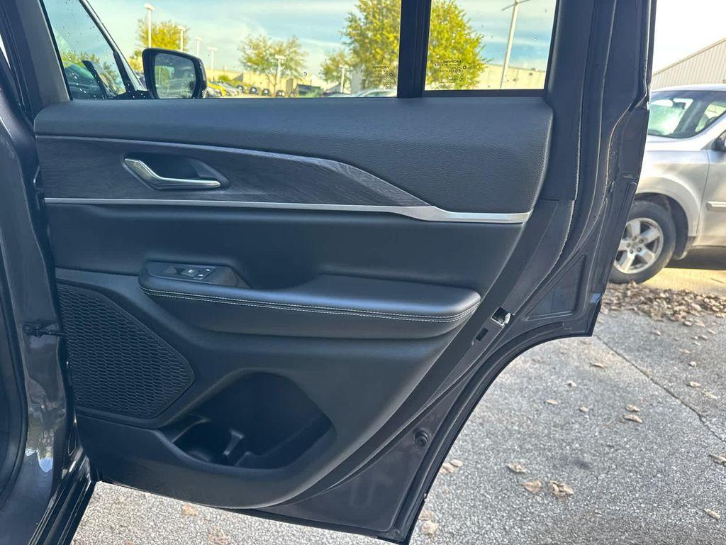 used 2025 Jeep Grand Cherokee car, priced at $37,499