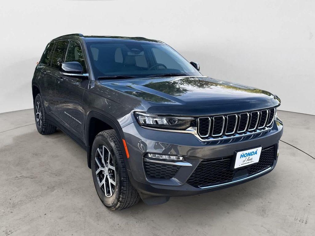used 2025 Jeep Grand Cherokee car, priced at $37,499