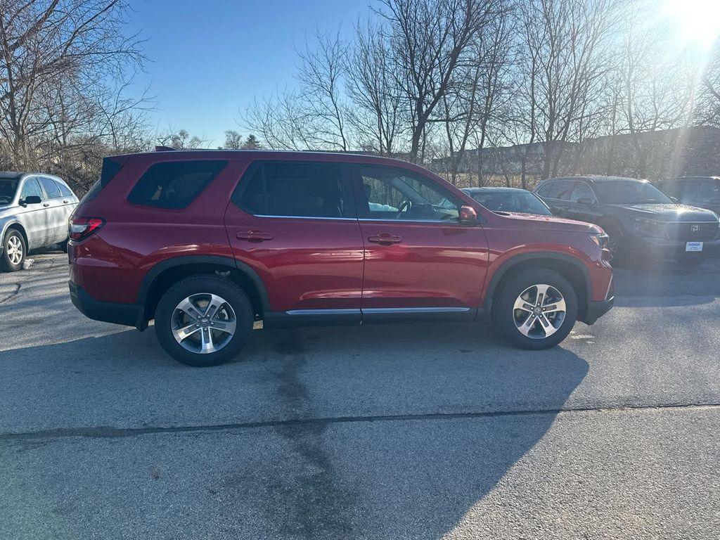 new 2025 Honda Pilot car, priced at $48,280